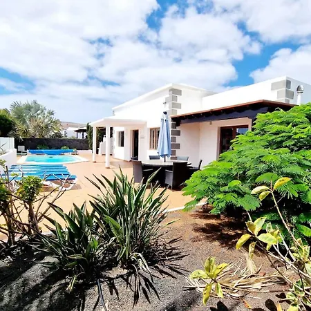 Ferienhaus Marta Con Piscina Privada Climatizada Playa Blanca (Lanzarote)
